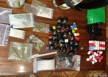 У Кропивницькому правоохоронці викрили групу наркозбувачів із “партією” товару на пів млн грн. ФОТО | – Новини Кропивницького і Кіровоградщини