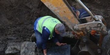 У Львові через прорив водопроводу трамвай №9 змінив маршрут