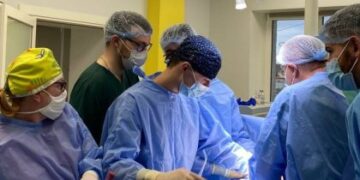 У Львові чоловіка врятували від пухлин, які трапляються у 4 людей на мільйон