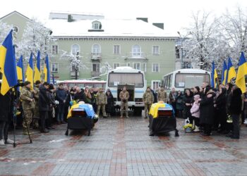 У Рівному похоронили двох військових