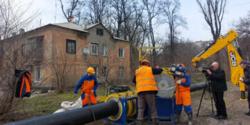 У Заводському районі Запоріжжя ремонтують водопровід – фото | Новости Запорожья