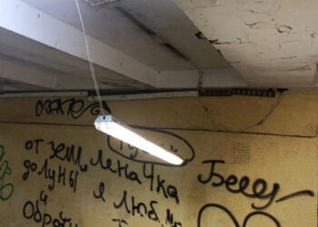В Одесі вандали розбили лампи у підземному переході