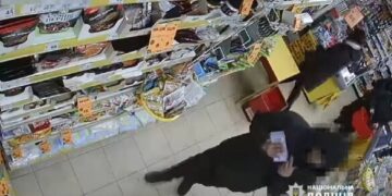 В Умані чоловік пограбував магазини на майже 25 тисяч (ВІДЕО)