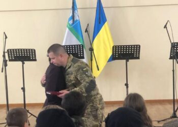 Волонтерка рівненського штабу отримала посмертну нагороду свого чоловіка-воїна