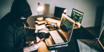 Втратив майже 55 тисяч гривень: шахраї ошукали франківця на покупці рацій