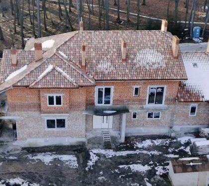 Журналісти знайшли в родини Гринкевичів прихований маєток біля Львова