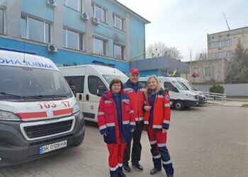 29-річна жінка народила в автомобілі по дорозі до Рівненського пологового будинку