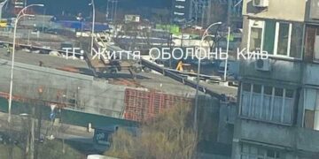 У Києві на Оболоні впав гігантський підйомний кран: подробиці (Фото) | Новини Київ