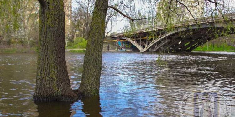 У Києві почалася серйозна повінь: чи існує загроза великого потопу | Новини Київ