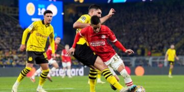 «Боруссия» Дортмунд прошла в ¼ финала Лиги чемпионов благодаря победе над «ПСВ»