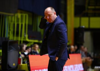 Черкаські Мавпи завдали Дніпру першої поразки в сезоні: відео коментарів – Федерація баскетболу України