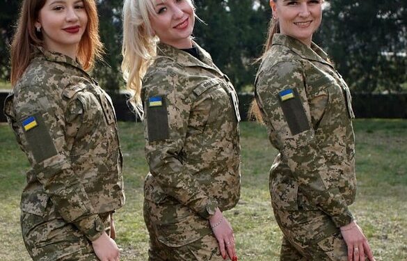 Черкаські військовослужбовиці приміряли нову польову форму ЗСУ (ФОТО)