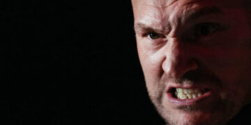 “Черт с ним”: Фьюри сделал предупреждение Усику, оценив свое состояние после рассечения – Спорт ):Бокс