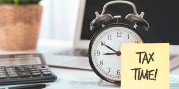 Декларування-2024: В які терміни громадянин подає декларацію про доходи за звітний рік та сплачує задекларовані ним податкові зобов’язан