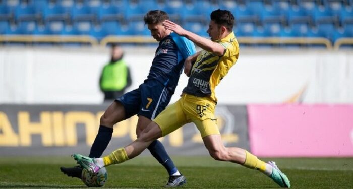 «Днепр-1» проиграл «Руху» в матче с тремя тревогами, лишившись лидерства в УПЛ