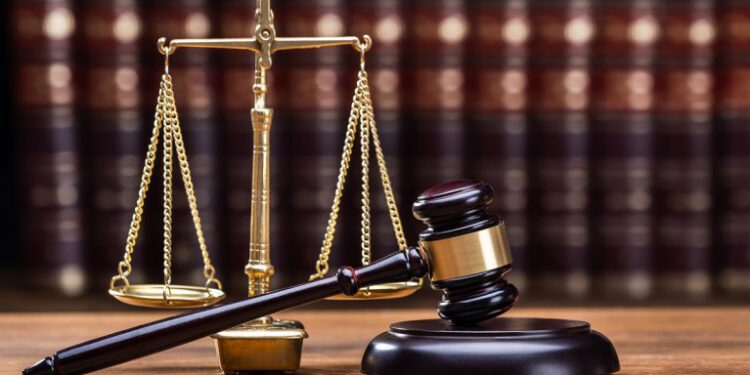 Екссуддю Господарського суду Івано-Франківської області визнали винним в отримані хабаря