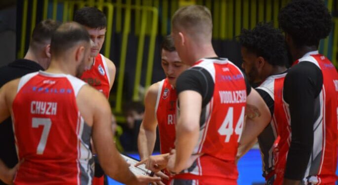 Рівне перемогло Старий Луцьк у першому матчі серії 1/4 фіналу плей-оф Суперліги-2023/24 з баскетболу | Баскетбол |