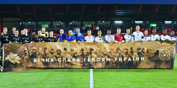 Фонд «Трибуна Героїв» та ФК «Кривбас» провели Матч Памʼяті на честь загиблих фанатів криворізького клубу