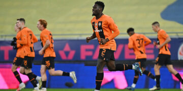 І в чужі, і в свої ворота