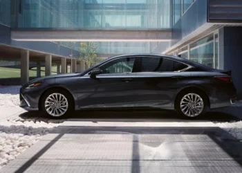 Історія Lexus ES: від компактного седана до флагмана люкс | WOW