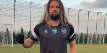 Клуб Другої ліги підписав… Аквамена. Бразильця вже по-супергеройськи представили