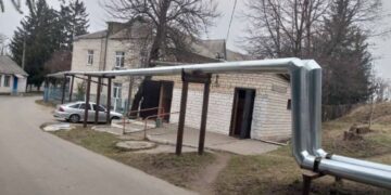Комунальники замінили ізоляційне покриття наземної ділянки тепломережі — Новости Черкасс