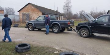 Купили 2 авто для ЗСУ за зарплати та премії Залозецької селищної ради