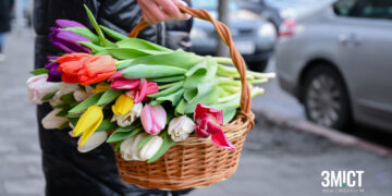 Квіти у Полтаві: що волонтери продаватимуть 8 березня