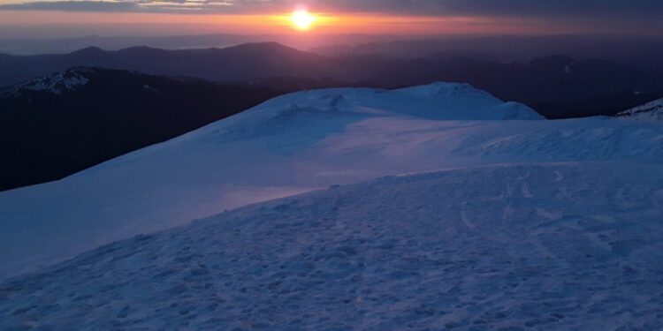 На горі Піп Іван температура повітря опустилася до -1°С (ФОТОФАКТ)