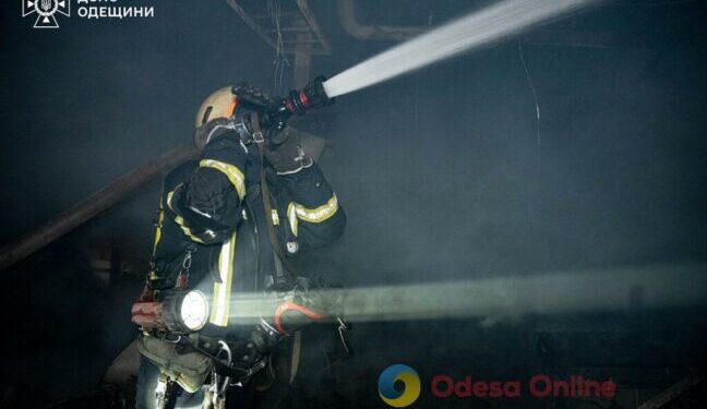 На Одещині гасили пожежу в інтернаті (фото) – Новини Одеської області