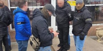 На Одещині затримали поліцейського, який заробляв на підприємцях