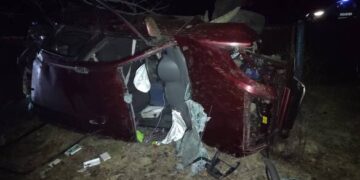 На Звенигородщині на узбіччі перекинулась автівка: двоє осіб постраждали