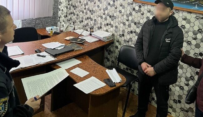 Намагався підкупити поліцейського: на Миколаївщині затримали іноземця