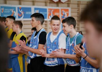 Об’єднує та мотивує: смілянські баскетболісти змагалися за першість у шкільних лігах – Новости Черкасс