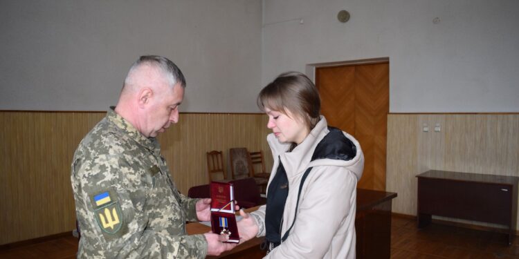 Орден воїна з Полтавщини передали його дружині – ПОЛТАВА СЬОГОДНІ