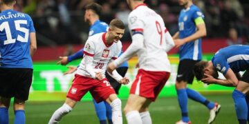 Польша в большинстве разбила Эстонию и продолжает бороться за выход на Евро-2024