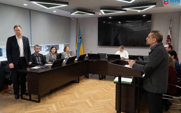 Про співпрацю у міськраді говорили представники закладів профтехосвіти та роботодавці — Новини Черкащіни