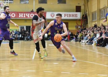 Рівне виграв перший матч серії у Старого Луцька: фотогалерея – Федерація баскетболу України