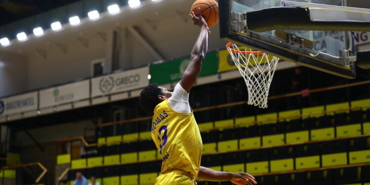 Різноманітні данки — в топ-10 моментів баблів у Києві та Івано-Франківську – Федерація баскетболу України