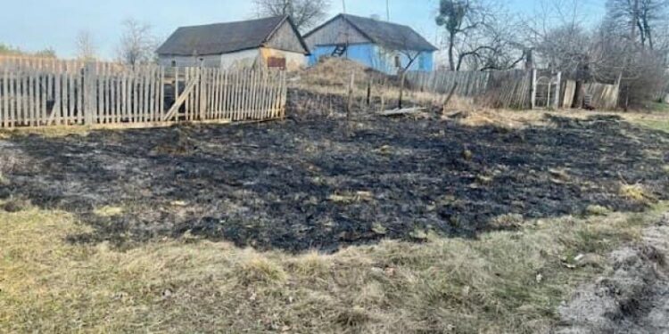 Рятувальники Шепетівщини за 2 дні оштрафували п’ятьох паліїв сухої рослинності —Хмельнитчина