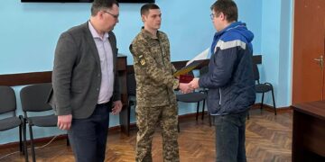 Родинам трьох полеглих воїнів вручили їхні посмертні ордени