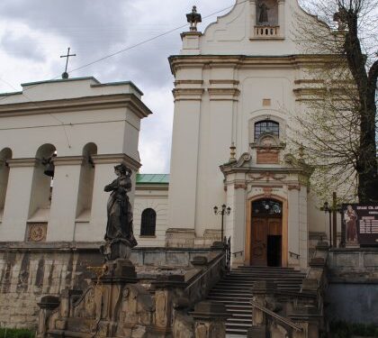 Розклад Пасхальних богослужінь у римо-католицьких храмах Львова