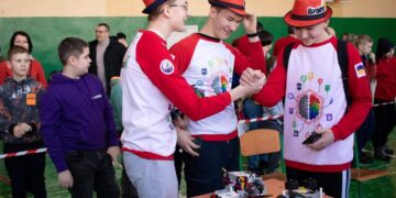 Ще більше команд, ще технологічніші рішення: в області провели фестиваль із робототехніки – Новости Черкасс