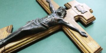 Священник подарував тернопільському музею експонати з фронту, де він пробув 870 днів