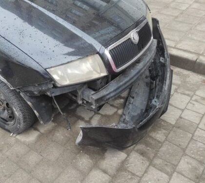 У Львові 23-річний водій скоїв ДТП: вдарив три припарковані авто та втік