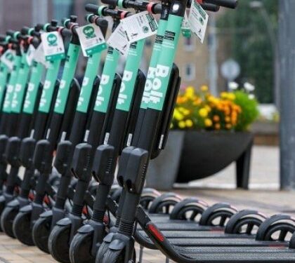 У Львові заборонять хаотично залишати орендовані електросамокати