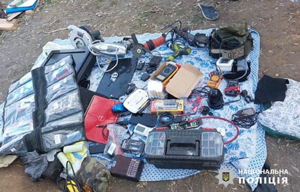 У Смілі чоловік пограбував будинок та намагався позбутися вкраденого