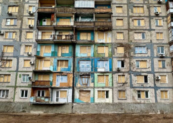 У Запоріжжі завершили першочергові роботи у багатоповерхіці, біля якої впала ракета 22 березня | Новости Запорожья