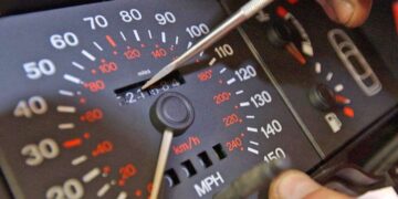 Верховна Рада планує штрафувати за фальсифікацію пробігу автомобіля |  |