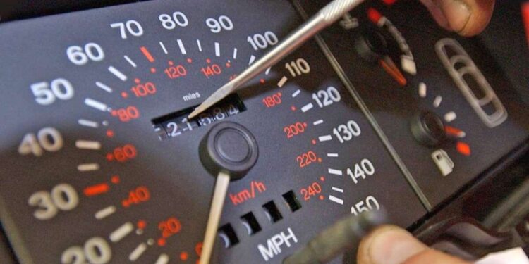 Верховна Рада планує штрафувати за фальсифікацію пробігу автомобіля | |